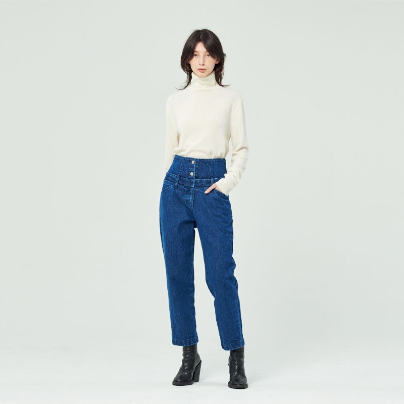 BLUE WASHED CROPPED JEANS  (Only 77)